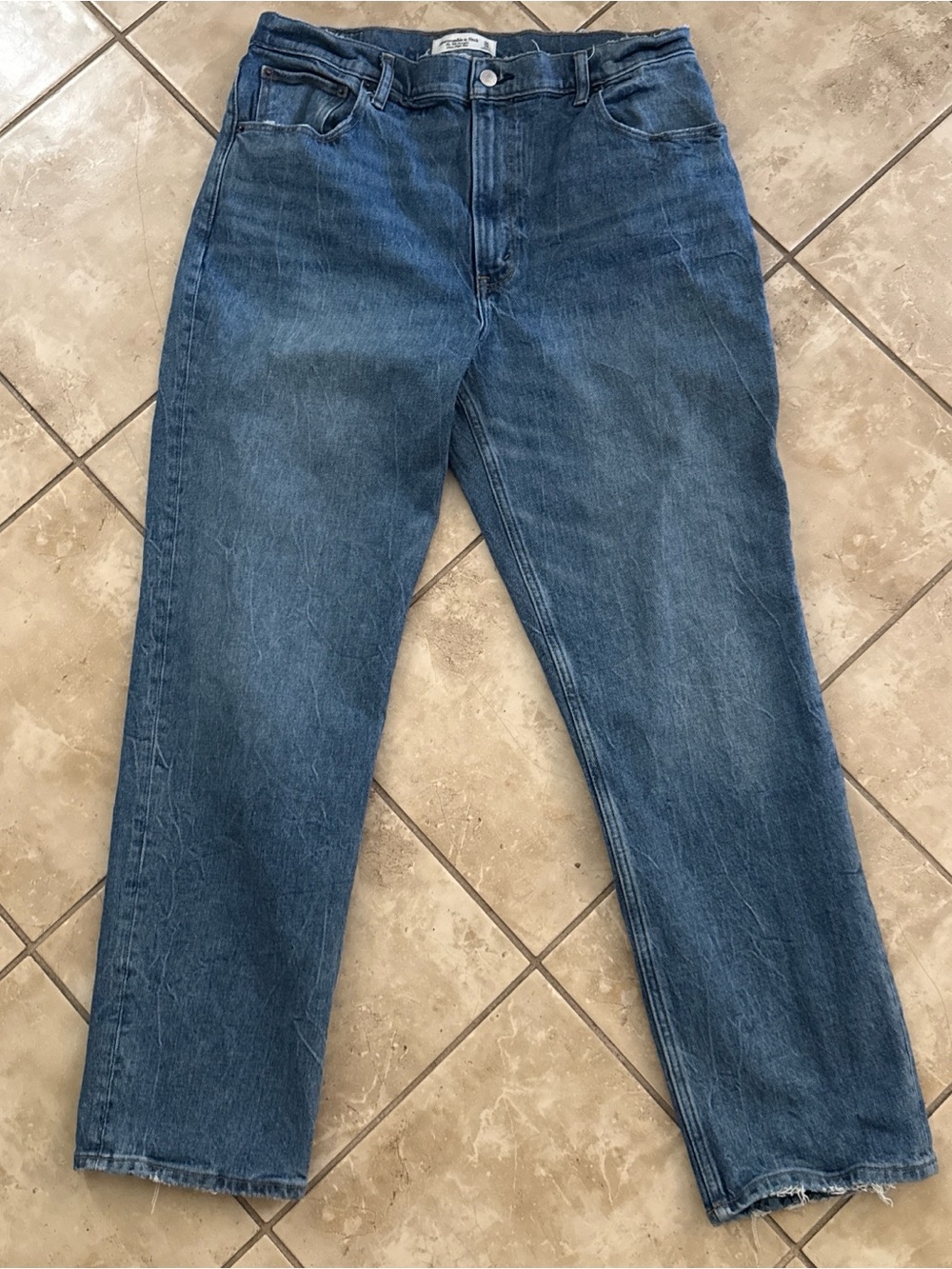 Abercrombie & Fitch Women’s 90's Straight Ultra High Rise Medium Wash Jeans 14